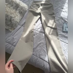 NWT ALO women’s bootcut flare legging